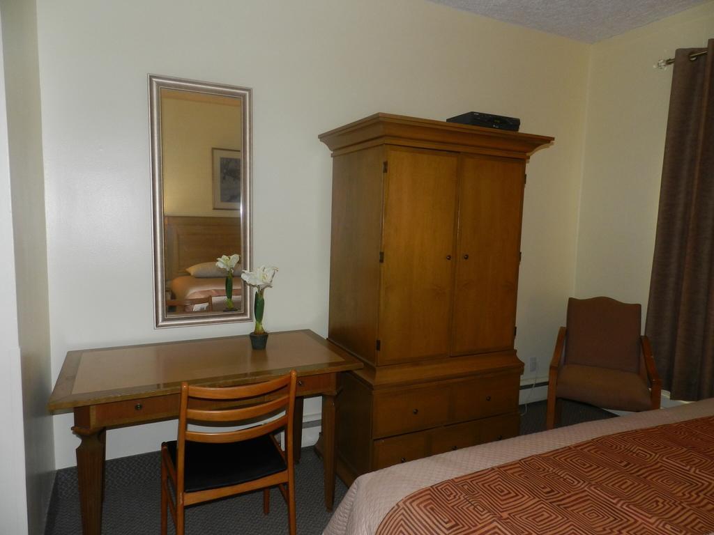 L'Auberge De L'Aeroport Inn Dorval Quarto foto