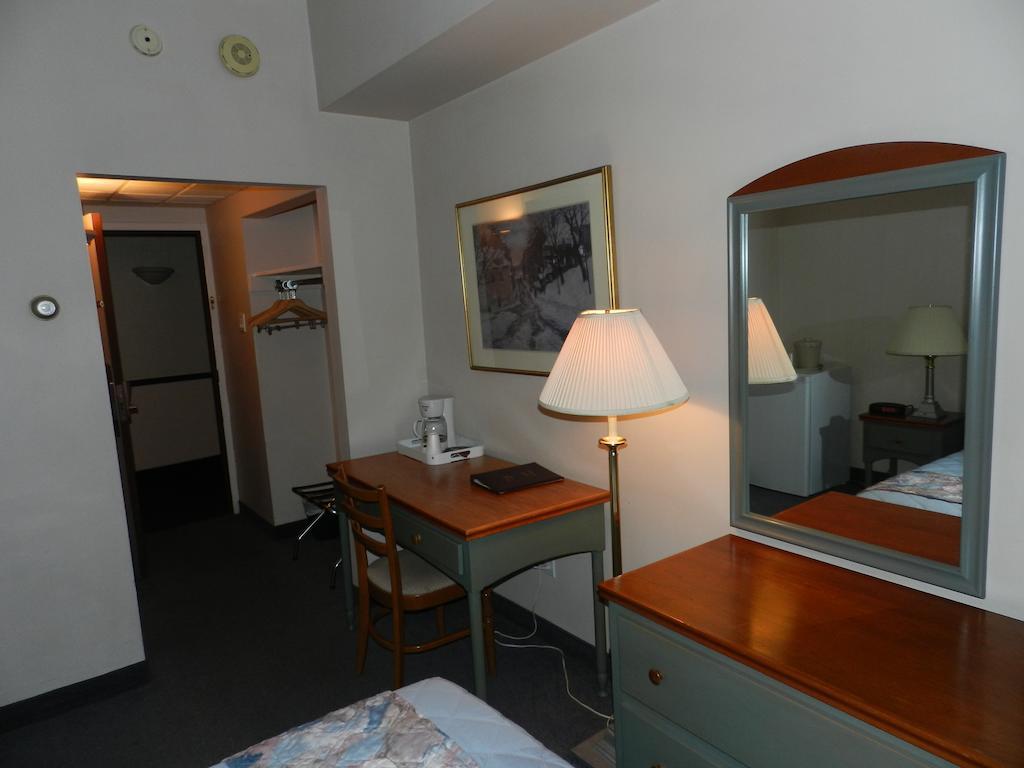 L'Auberge De L'Aeroport Inn Dorval Quarto foto
