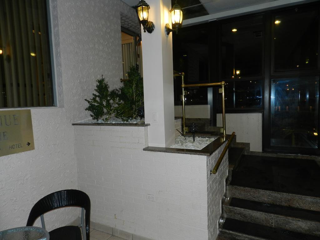 L'Auberge De L'Aeroport Inn Dorval Exterior foto